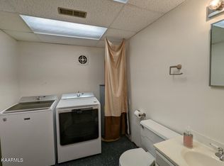 106 Netherlands Rd, Oak Ridge, TN 37830