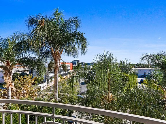 4th image of 813 Wilcox Ave APT 306