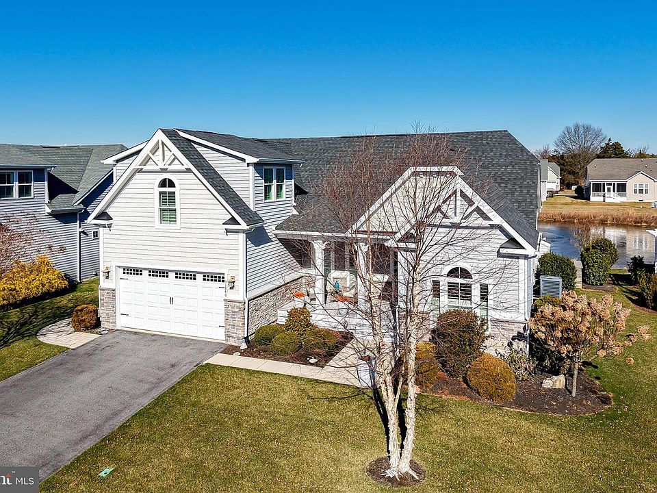 1st image of 31840 Carmine Dr