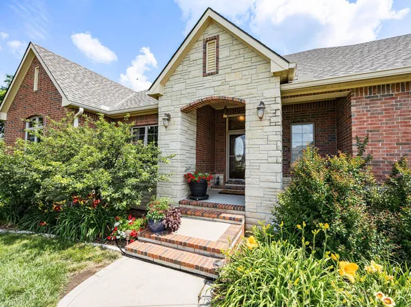 1104 Rolling Hills Dr, Augusta, KS 67010