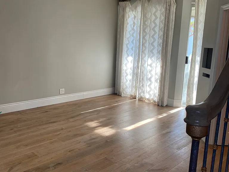 2101 E 15th St #8 — Photo 3
