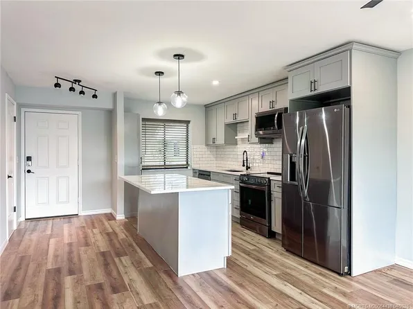 800 NW Fork Rd APT 10-7, Stuart, FL 34994