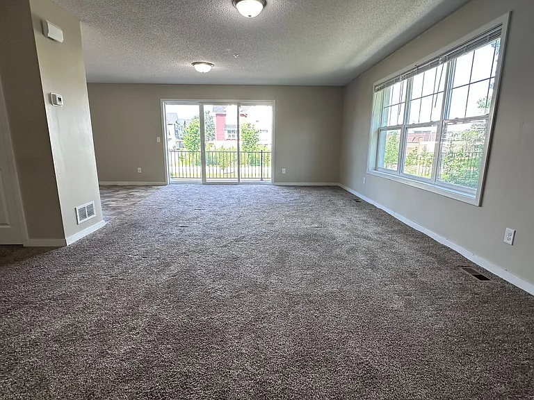 11964 Emery Village Dr N — Photo 6