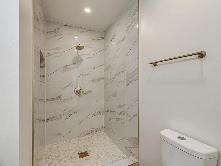 1723 W Park Pl — Photo 36