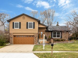 1514 Castlewood Dr, Wheaton, IL
