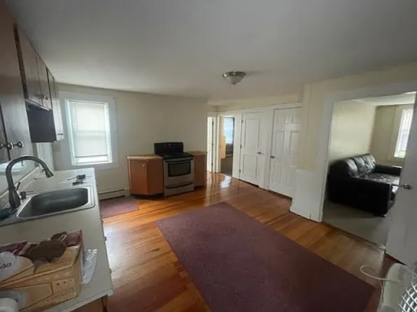 462 Berkley St APT 1, Taunton, MA 02780