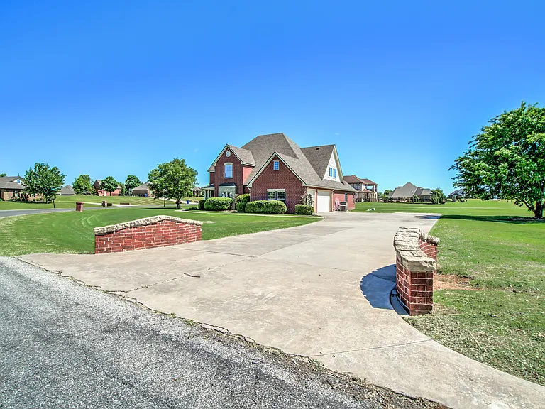 22525 Lindy Ter — Photo 2