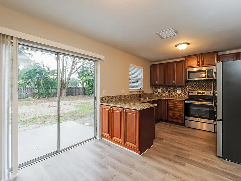 3705 William St — Photo 7