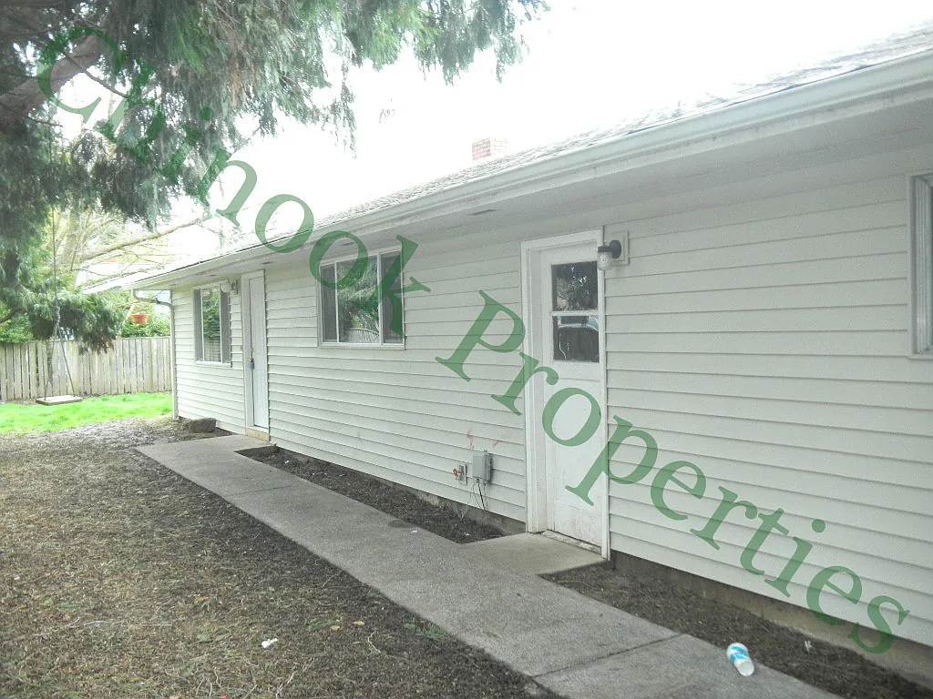 2 Bedroom Duplex in Santa Clara Neighborhood — Photo 3