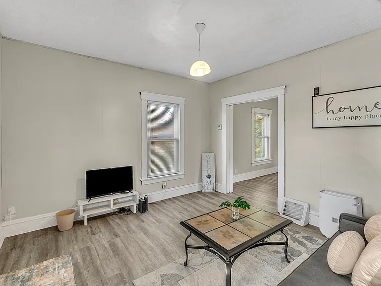 944 Walnut St #1 — Photo 3