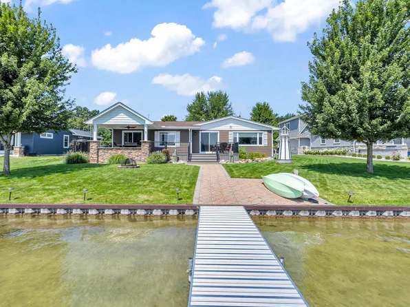595 Acorn Trl, Horton, MI 49246