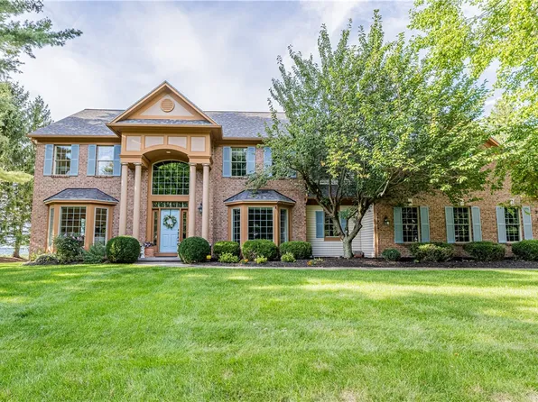 210 Royal Vw, Pittsford, NY 14534