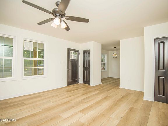 5th image of 3917 Ivy Ave