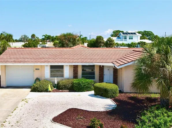 611 Concord Ln, Holmes Beach, FL 34217