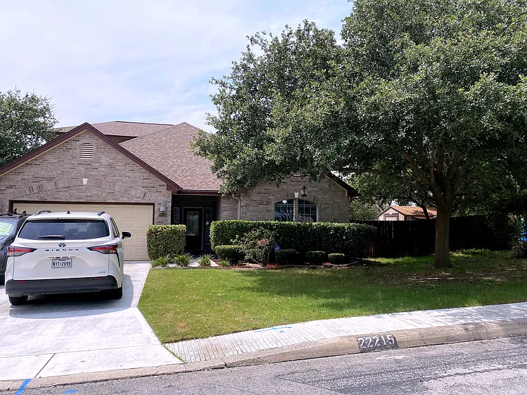 22215 Lavaca Crk — Photo 2
