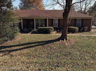 7317 Honiasant Rd, Louisville, KY 40214