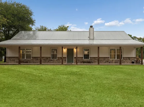 1382 Rogers Rd, Newark, TX 76071