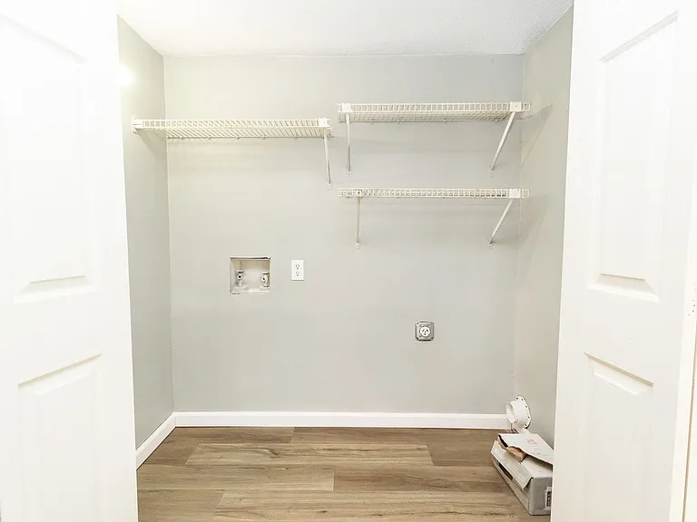 2827 Dayton Blvd #6 — Photo 15