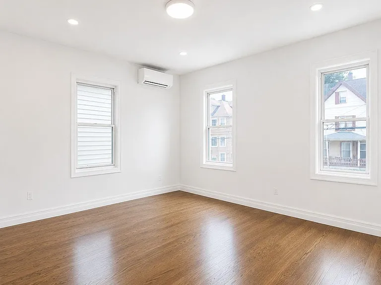 39 Rathbun Ave — Photo 11