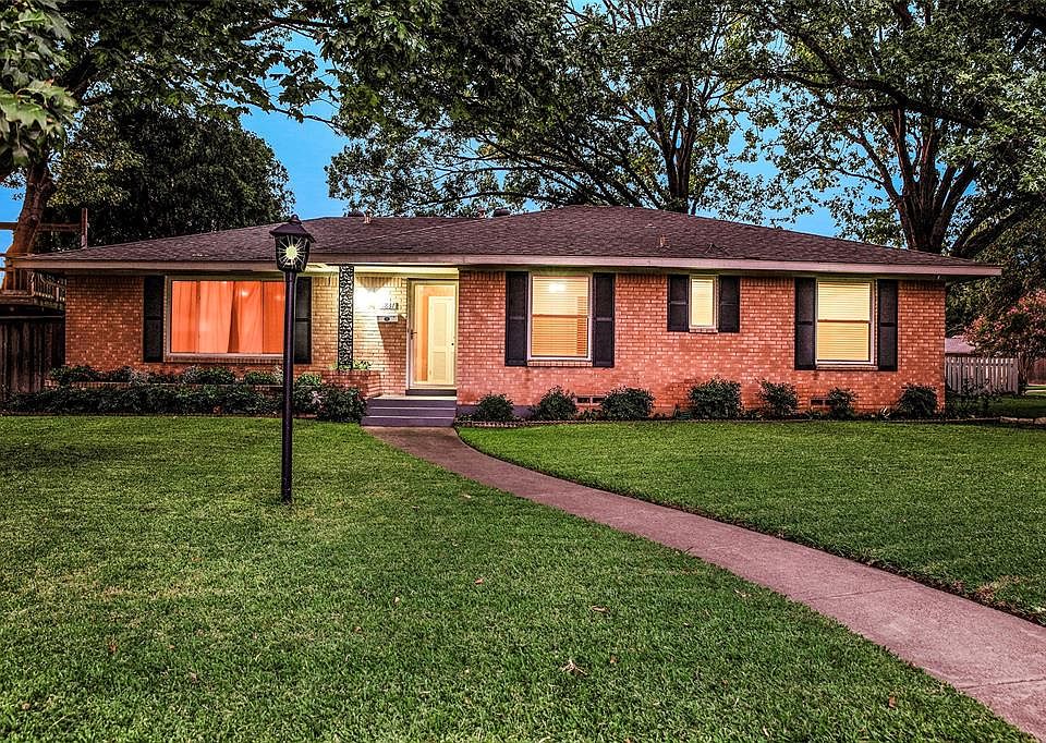 1st image of 3837 Crestpark Dr