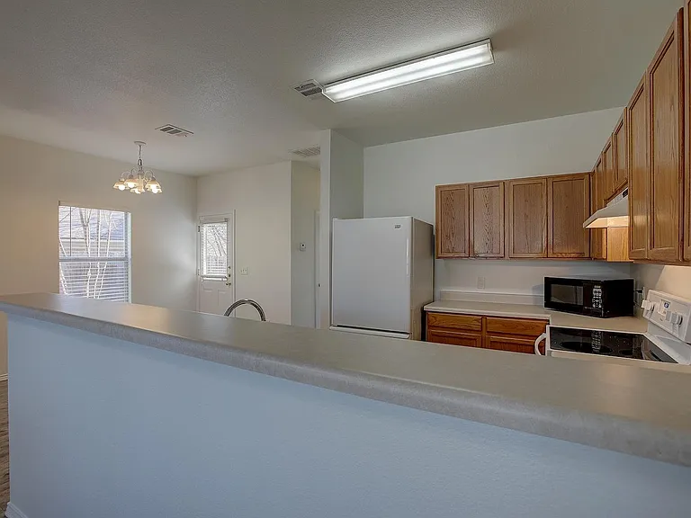 1102 E 3rd St — Photo 13