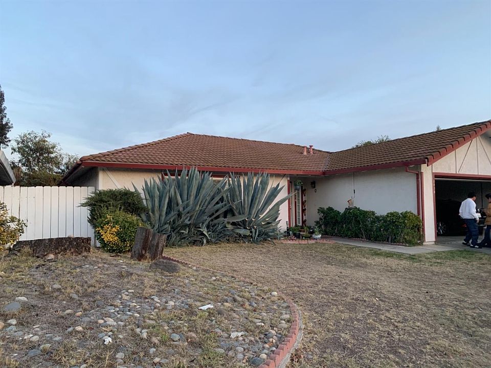 2nd image of 8414 Tam O Shanter Dr