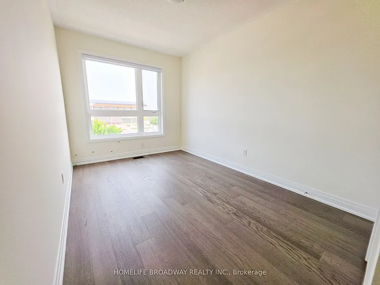 51 Mumbai Dr — Photo 24