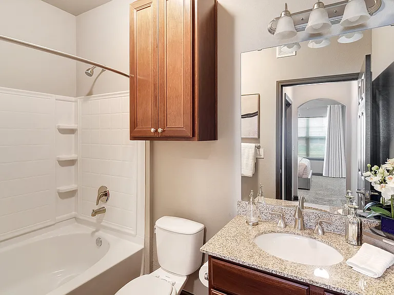 Kingston Crossing Apartment Homes — Photo 10