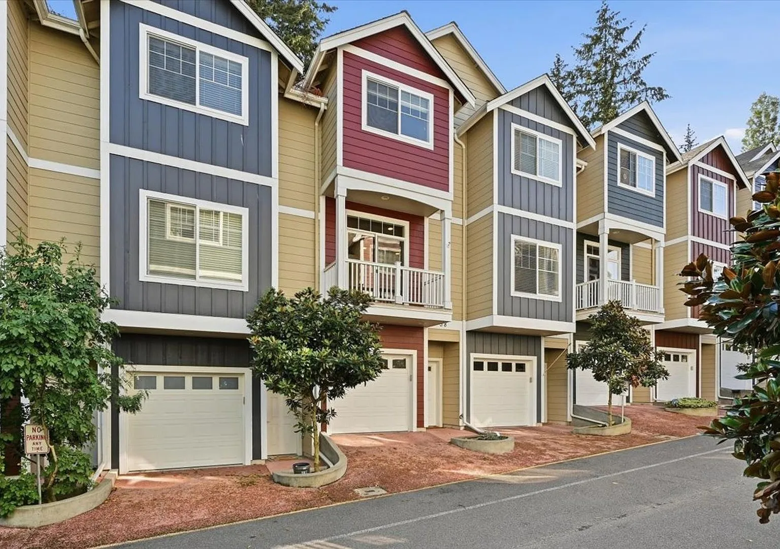 2Bd/2.25Ba Mountlake Terrace Townhome — Photo 1