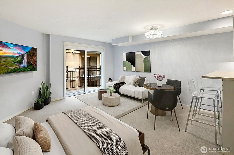 2nd image of 425 Vine Street #614