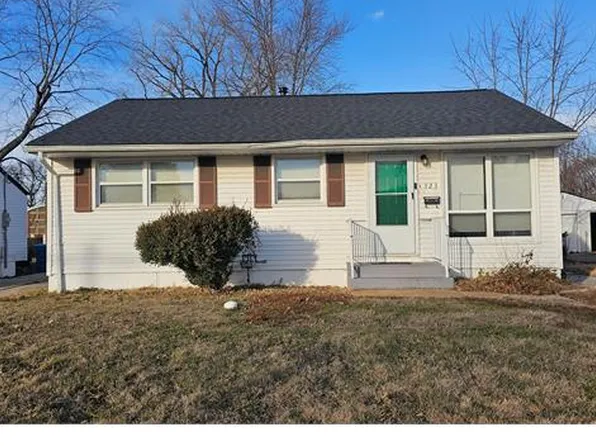 323 Shepley Dr, Saint Louis, MO 63137