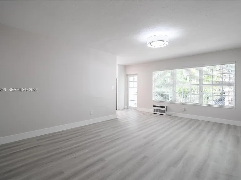 2418 Flamingo Dr #7 — Photo 3