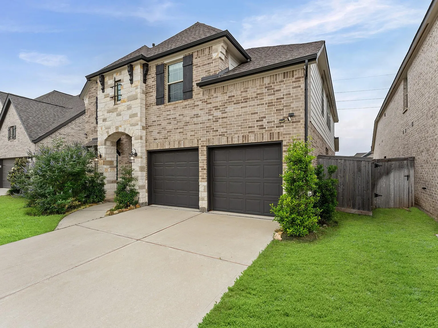 4 bed, 3.5 bath, 3157 sqft, $3,500 — Photo 3