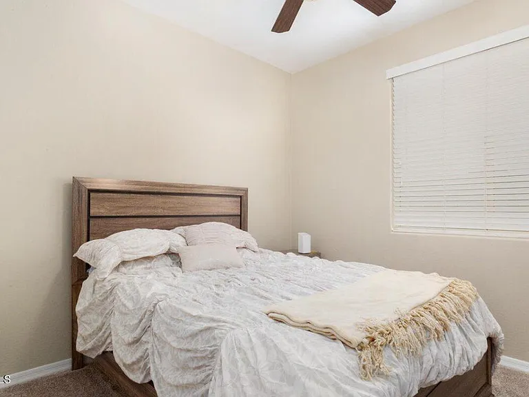 5412 W Fetlock Trl — Photo 18