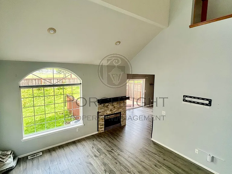 804 E Maberry Dr — Photo 9