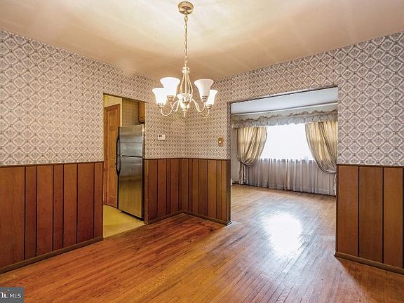 3rd image of 303 Wilson Ave