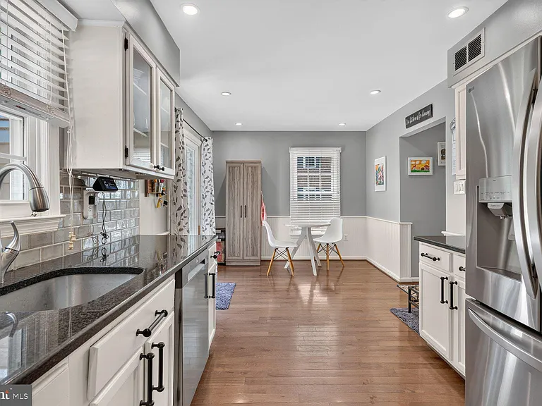 7331 Rolling Oak Ln — Photo 15