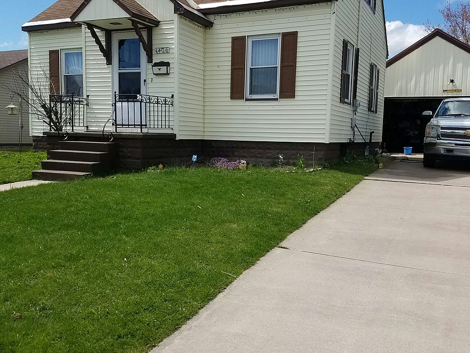 1st image of 1406 Young St