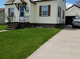 1406 Young St, Sault Sainte Marie, MI 49783