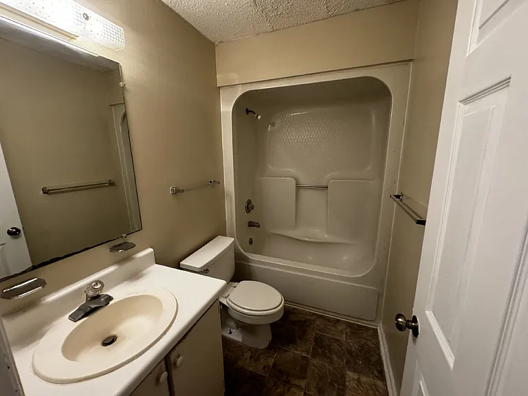 910 Brett Dr #17 — Photo 7