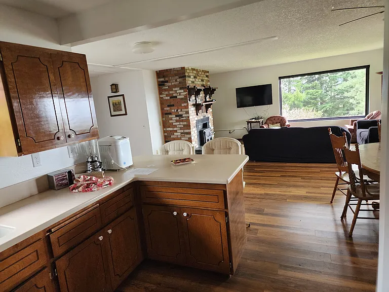 Crestview Ln — Photo 12