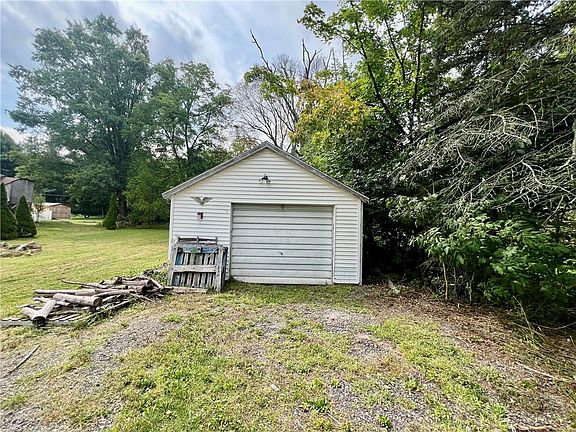 3rd image of 3019 Mercer Rd