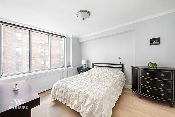 Rented by Warburg | media 12