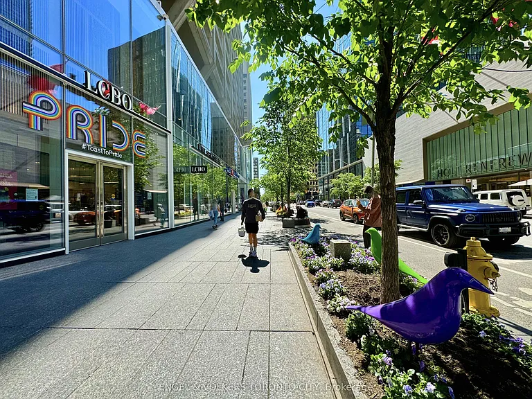 101 Charles St E #720 — Photo 21