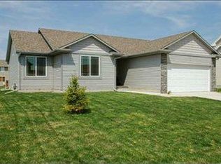 2904 SE Stonegate Dr, Grimes, IA 50111