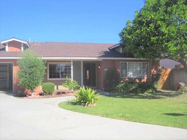 2441 Sylvian Ln — Photo 6