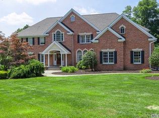 3 Fox Point Dr, Saint James, NY 11780