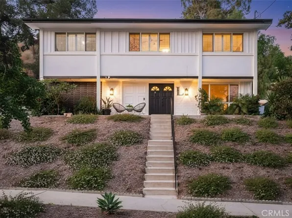 23413 Oxnard St, Woodland Hills, CA 91367