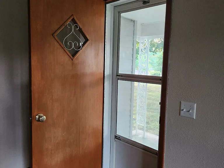 107 E Mockingbird Ln — Photo 31