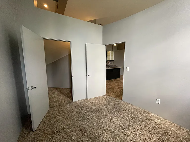 Secondary Bedroom/Office